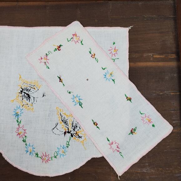 Vintage Handcrafted Embroidery Table Doily SET of 3 - Picture 7 of 8